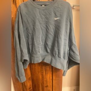 Nike Cropped Crewneck Sweatshirt